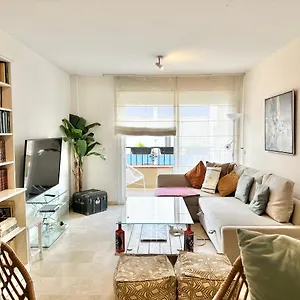 https://marbella-center-eaw-homes.1costadelsol.com