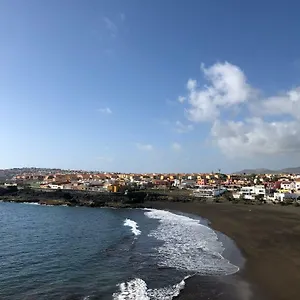 https://apartamento-en-primera-linea-playa.in-canary-islands.com